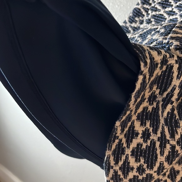 Maia navy and white heavyweight, sleeveless dress. Size 4. Fits like a 0-2 - Picture 8 of 10